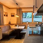 Landhaus Tyrol Apartment Mayrhofen