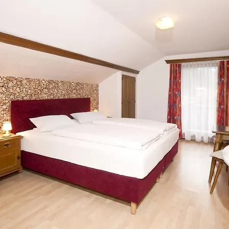 Tyrol Apartment *